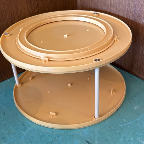 Vintage gold yellow Turntable Lazy Susan 1970's 2 Tiered Rubbermaid - Picture 3 of 10